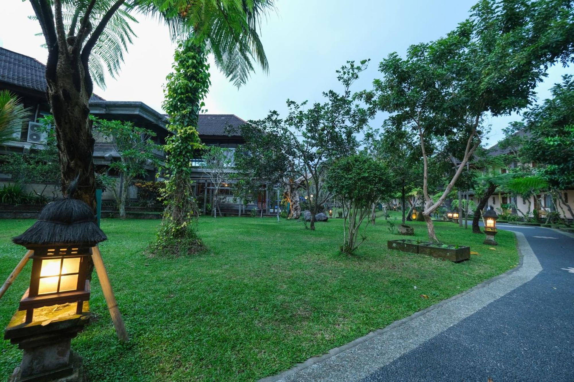Bhuwana Ubud Hotel And Farming Exterior foto